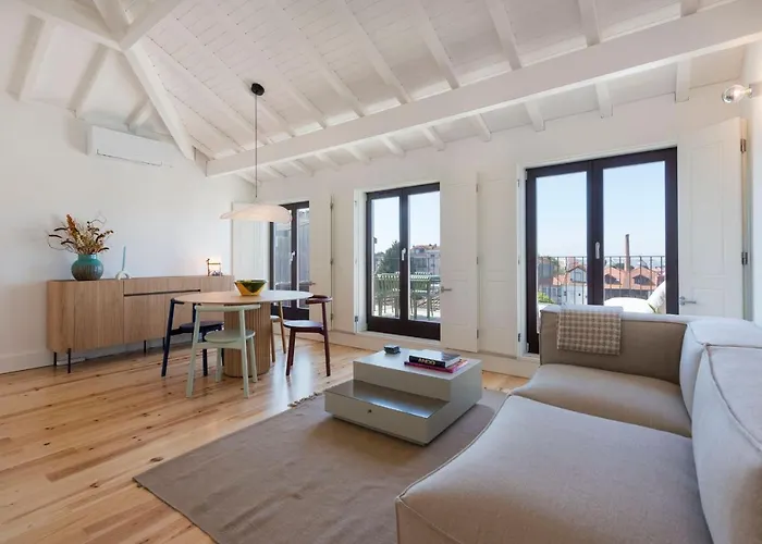 Boavista Penthouse W/ 2 Balconies & Ac By Lovelystay شقة بورتو