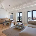 Boavista Penthouse W/ 2 Balconies & Ac By Lovelystay شقة بورتو